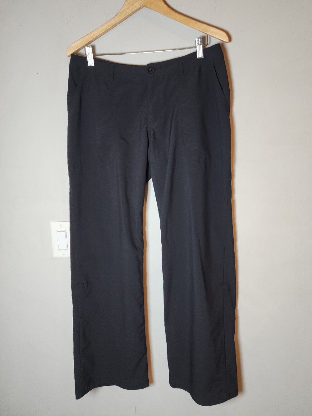 Patagonia Black Hiking Pants Roll Tab Hem Nylon Blend Women's Size 10
